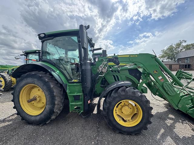 Image of John Deere 6110R equipment image 4