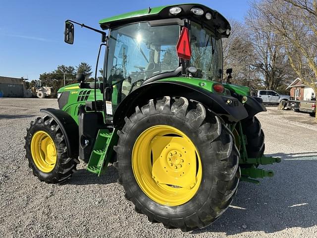 Image of John Deere 6110R equipment image 4