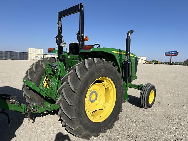 Image of John Deere 6120E equipment image 4