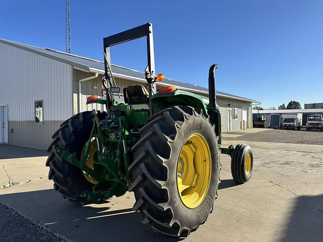 Image of John Deere 6120E equipment image 2