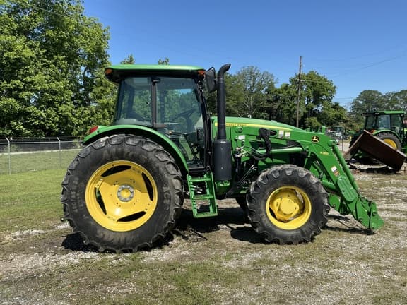 Image of John Deere 6120E equipment image 4