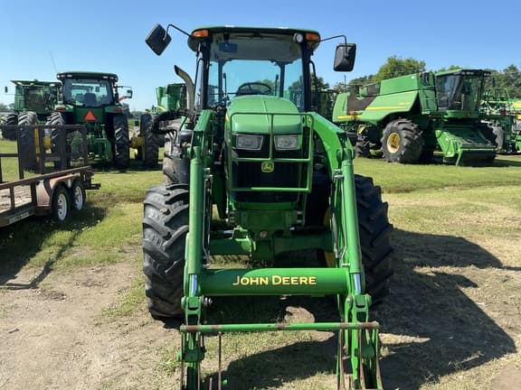 Image of John Deere 6120E equipment image 2