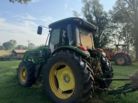 Image of John Deere 6120E equipment image 4