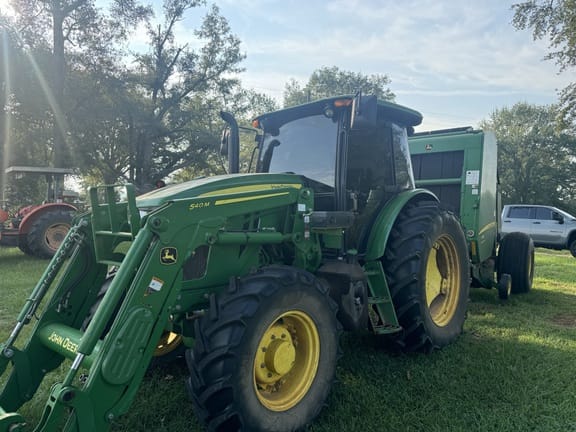 2018 John Deere 6120E Equipment Image0