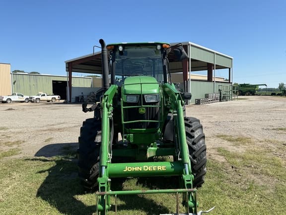 Image of John Deere 6120E equipment image 1