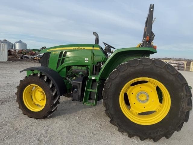 Image of John Deere 6120E equipment image 1