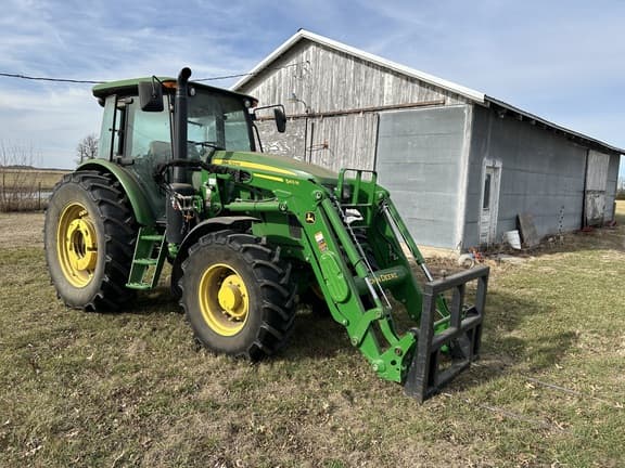 Image of John Deere 6120E equipment image 2