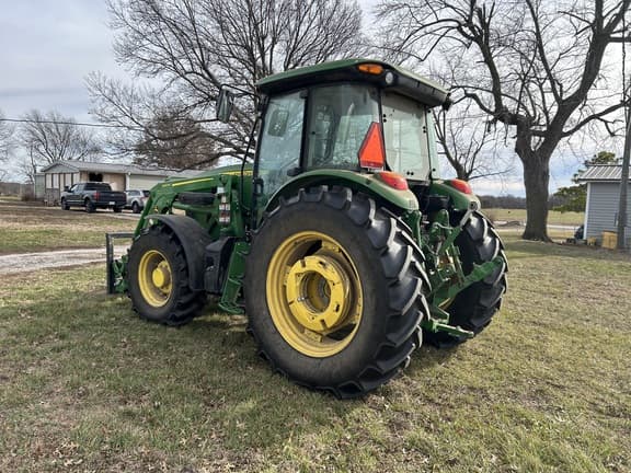 Image of John Deere 6120E equipment image 4