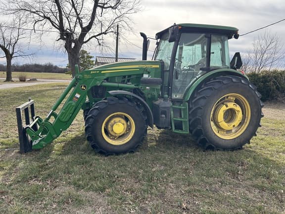 Image of John Deere 6120E equipment image 1