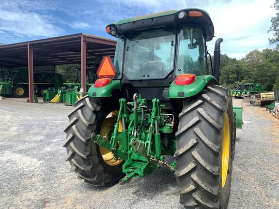 Image of John Deere 6120E equipment image 4