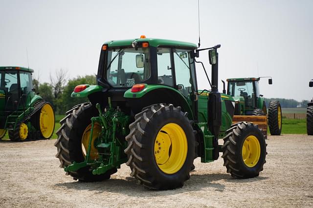 Image of John Deere 6120M equipment image 4