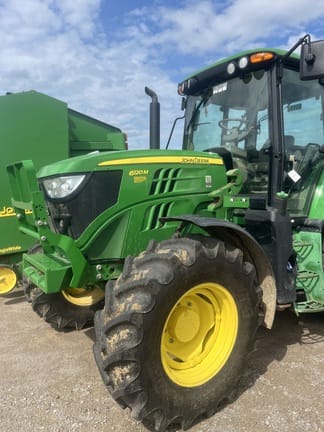 2018 John Deere 6120M Equipment Image0