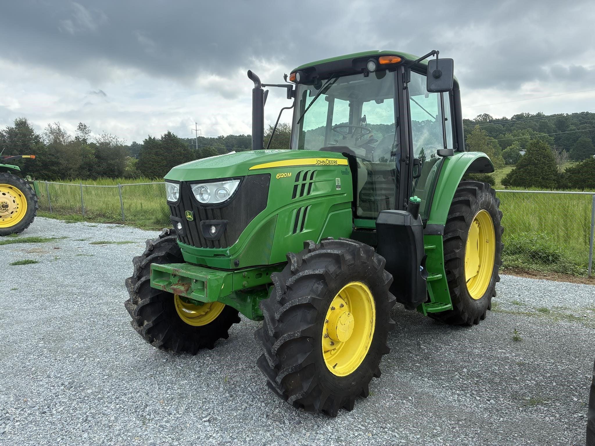 2018 John Deere 6120M Equipment Image0