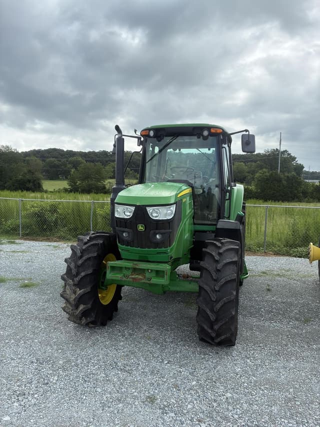 Image of John Deere 6120M equipment image 1