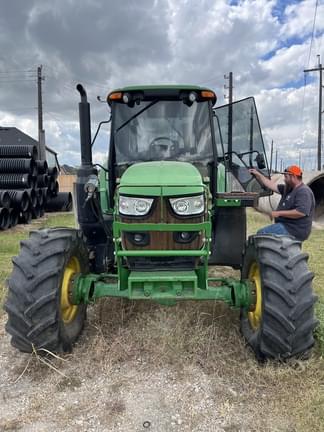 Image of John Deere 6120M equipment image 2