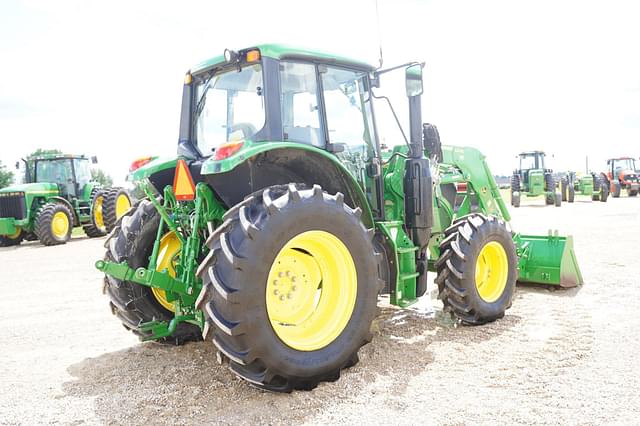 Image of John Deere 6120M equipment image 2