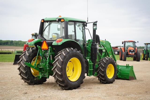 Image of John Deere 6120M equipment image 4