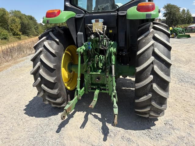 Image of John Deere 6120M equipment image 4