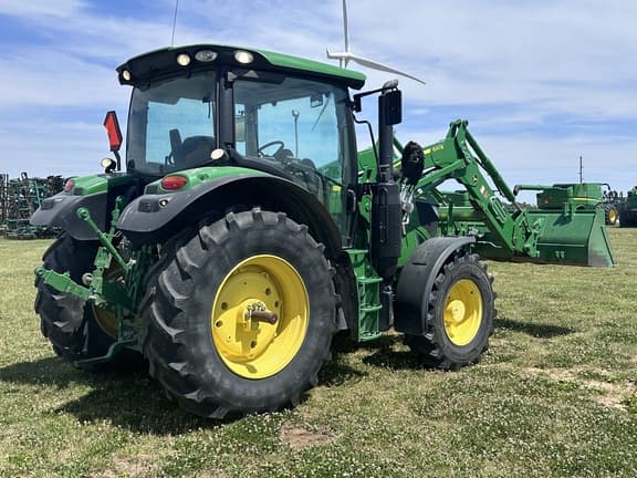 Image of John Deere 6120R equipment image 2