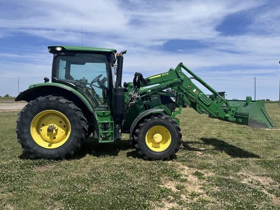 Image of John Deere 6120R equipment image 1