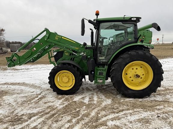 Image of John Deere 6120R equipment image 4