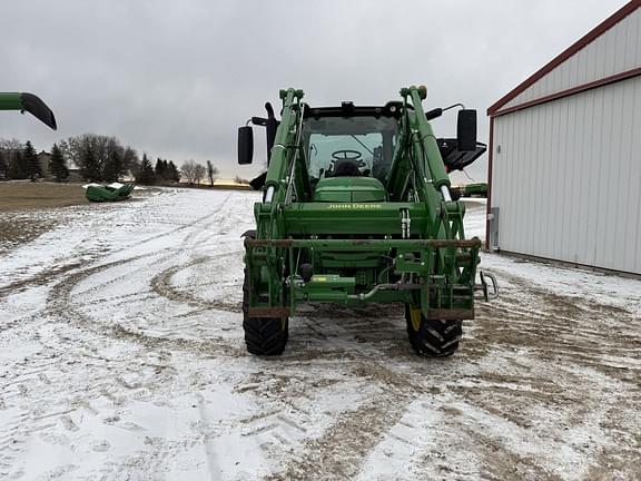 Image of John Deere 6120R equipment image 2