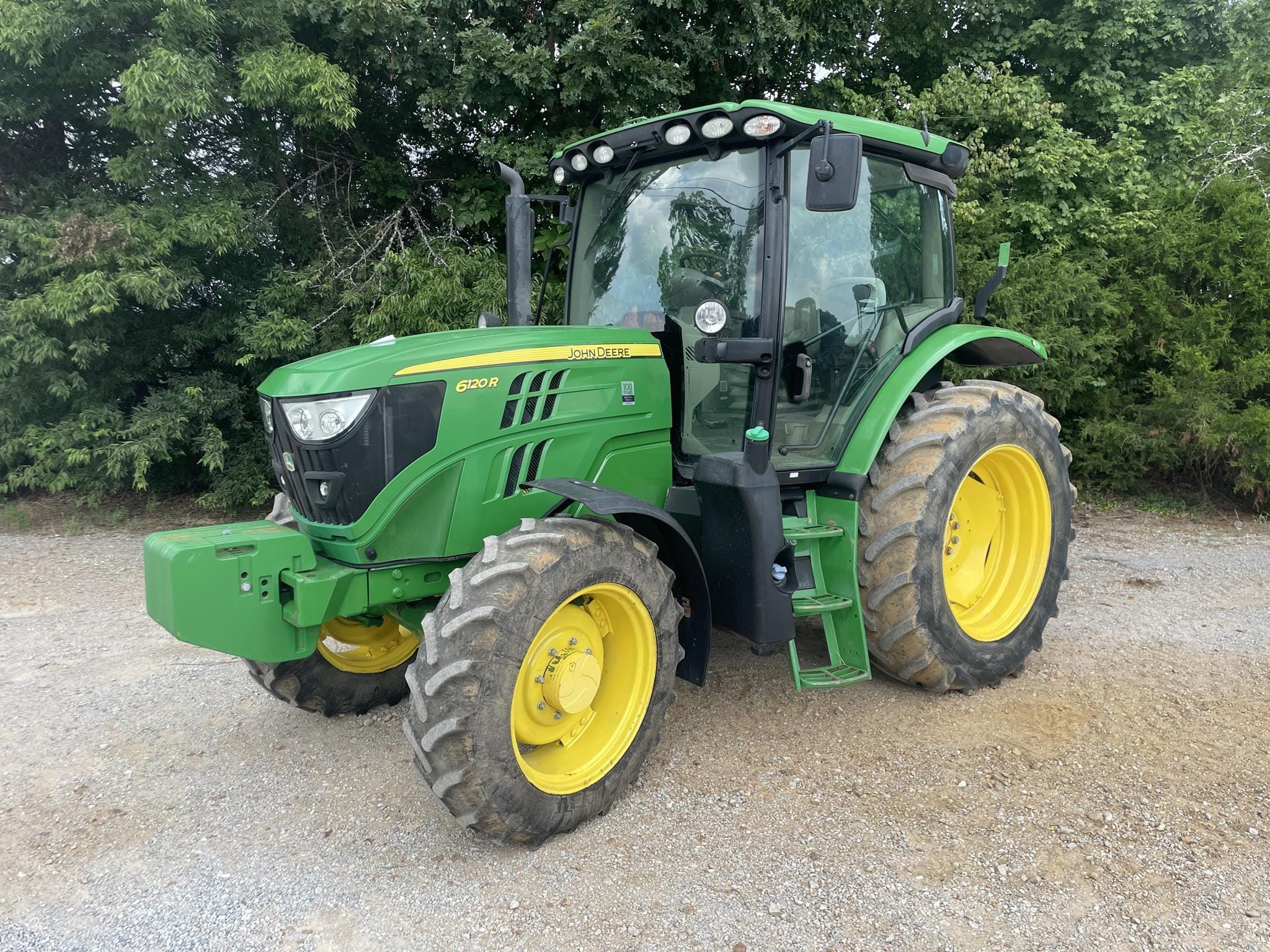 2018 John Deere 6120R Equipment Image0