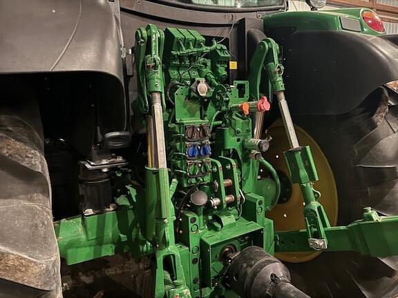 Image of John Deere 6120R equipment image 3