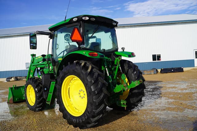 Image of John Deere 6120R equipment image 3