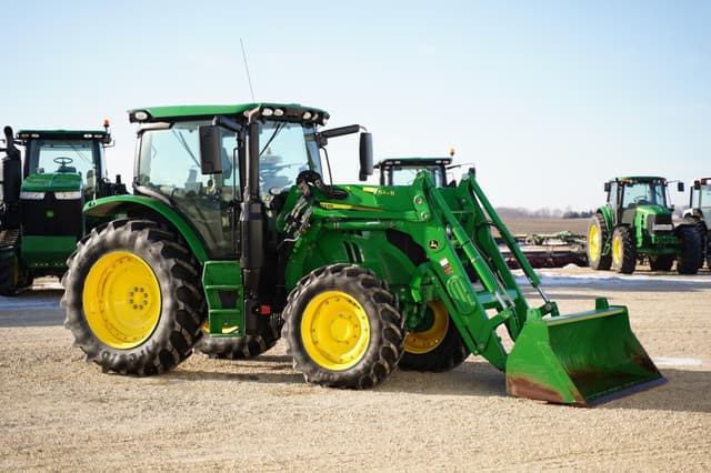 Image of John Deere 6120R equipment image 3
