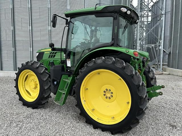 Image of John Deere 6120R equipment image 4