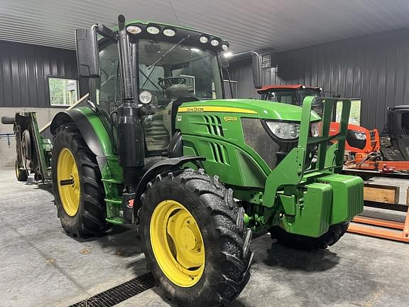 Image of John Deere 6120R equipment image 1