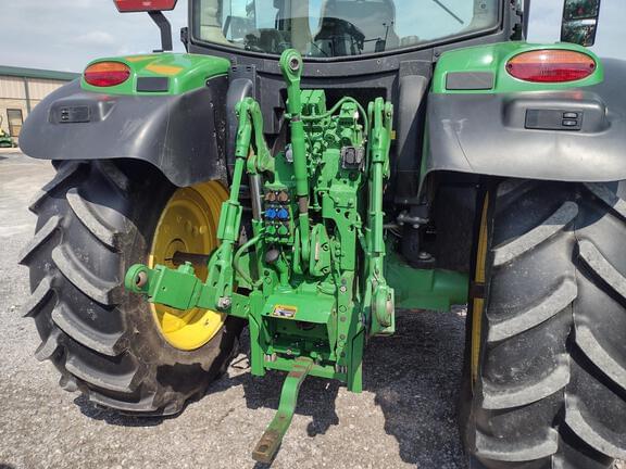 Image of John Deere 6120R equipment image 3