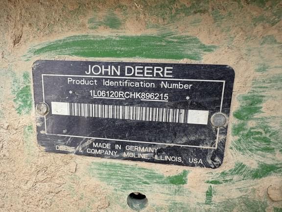 Image of John Deere 6120R equipment image 2