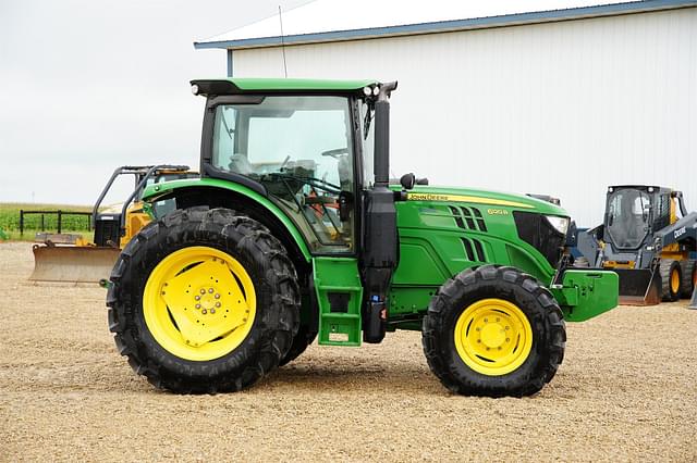 Image of John Deere 6120R equipment image 3