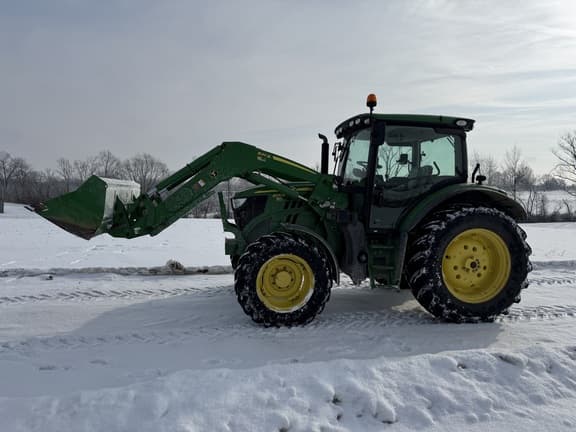 Image of John Deere 6120R equipment image 4