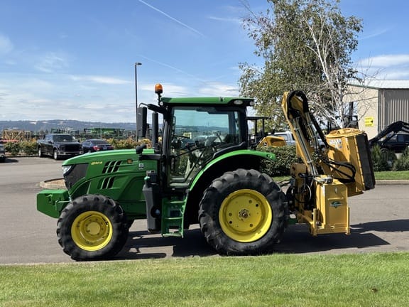2018 John Deere 6120R Equipment Image0