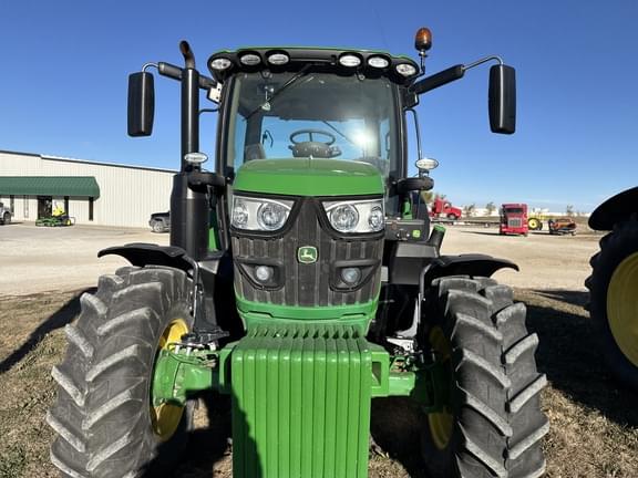 Image of John Deere 6120R equipment image 1
