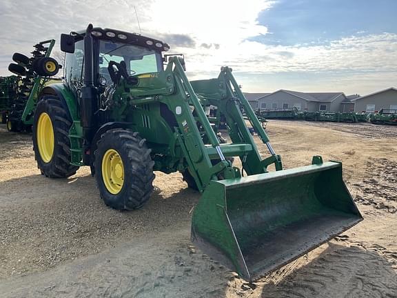 Image of John Deere 6130R equipment image 1