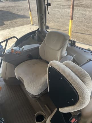 Image of John Deere 6130R equipment image 2
