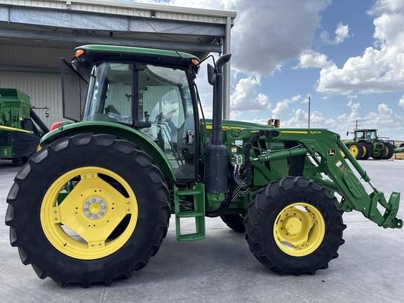 Image of John Deere 6135E equipment image 1