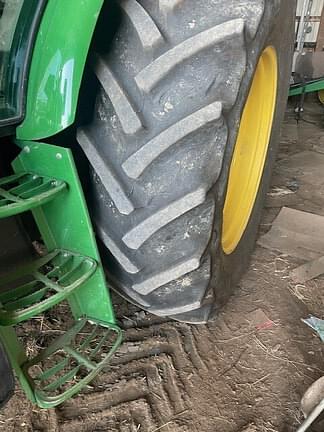 Image of John Deere 6135E equipment image 4