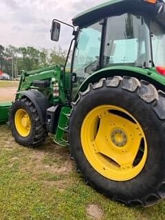 Image of John Deere 6135E equipment image 3