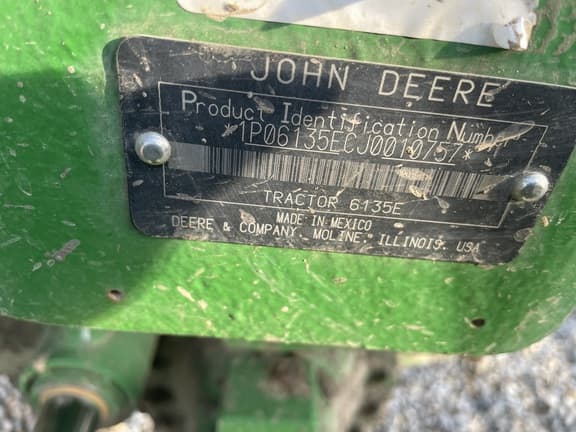 Image of John Deere 6135E equipment image 4