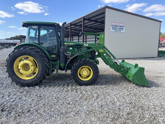 Image of John Deere 6135E equipment image 4