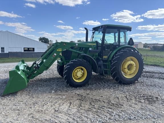 Image of John Deere 6135E equipment image 1