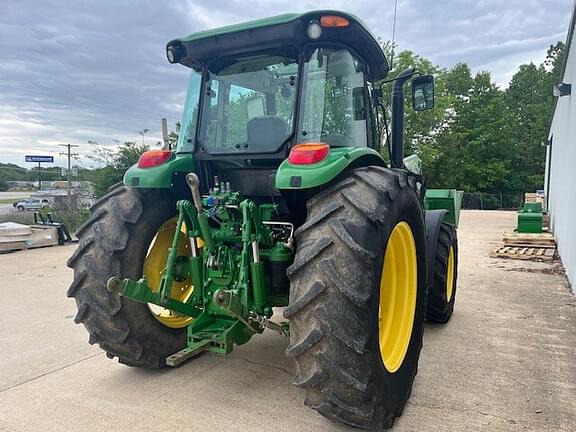 Image of John Deere 6135E equipment image 1