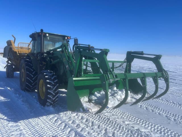 Image of John Deere 6135E equipment image 4