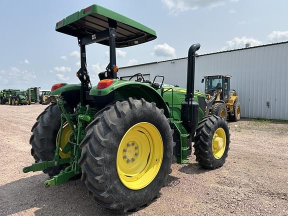 Image of John Deere 6145M equipment image 4