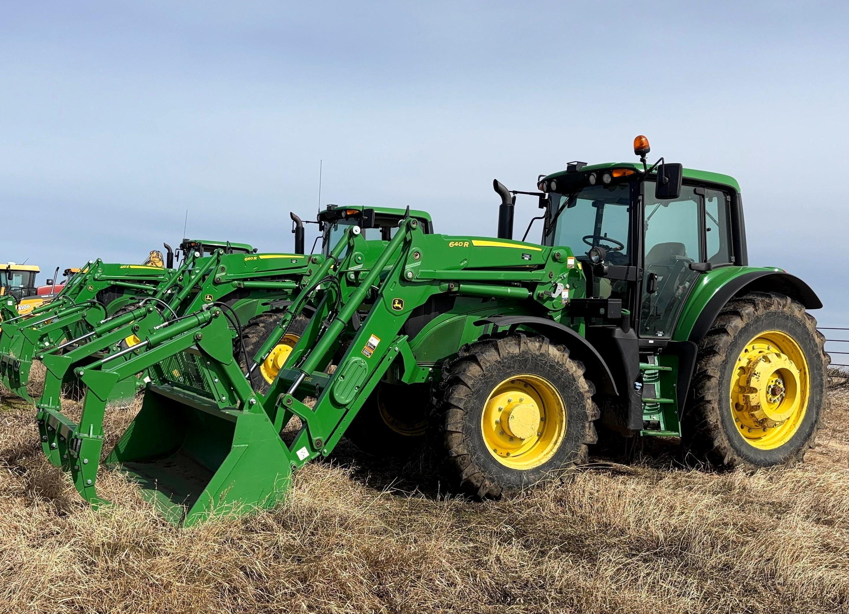 2018 John Deere 6145M Equipment Image0